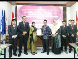 KPU menetapkan pasangan Rianto pamungkas-umi Laila sebagai bupati dan wakil bupati terpilih